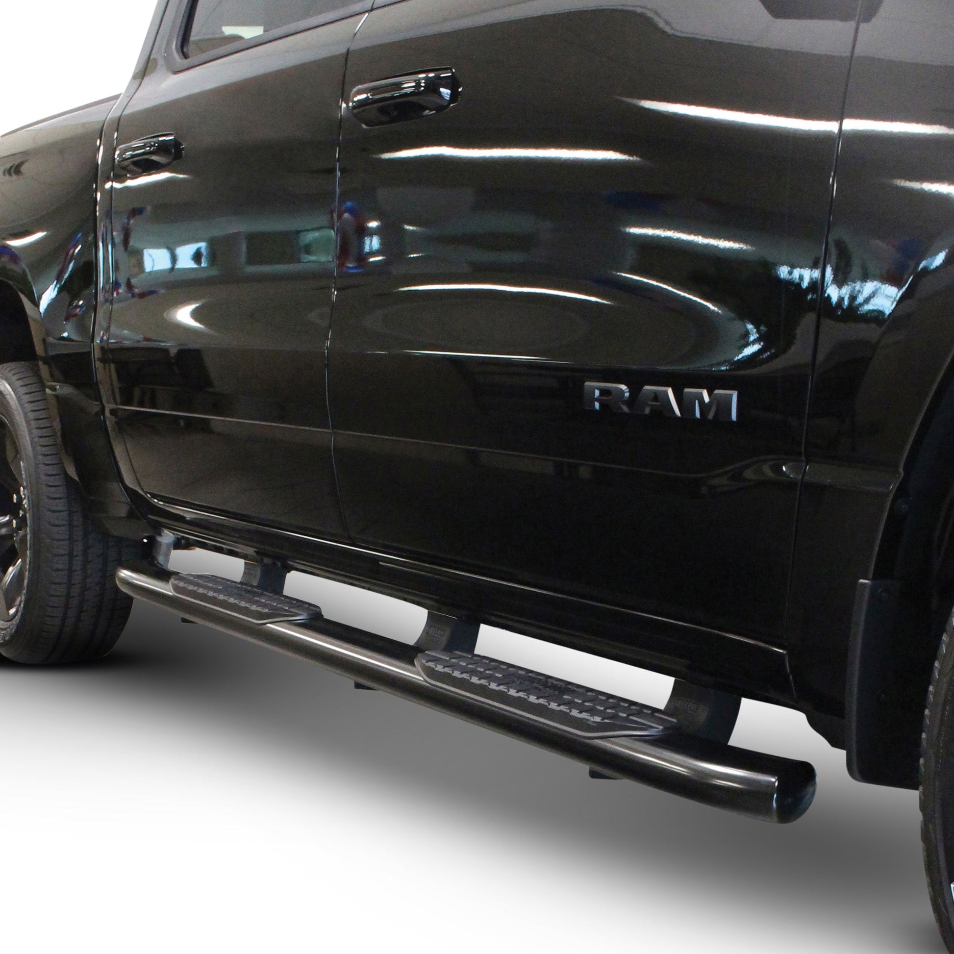 Westin 21-54085 PRO TRAXX 5 Oval Nerf Bars Black Steel Westin