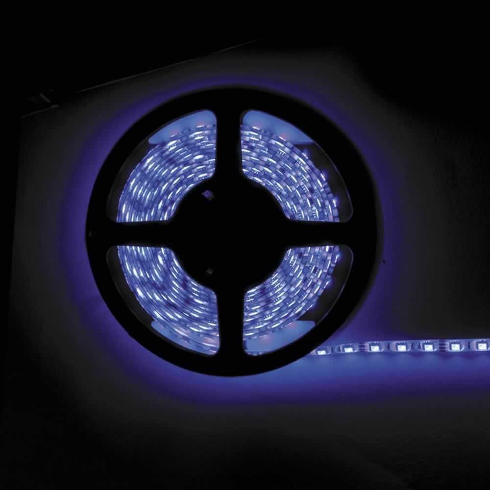 Heise HE-5MBRGB-1 16 Color 5050 RGB LED Strip with Black Base - 5 Meter, Bulk Heise