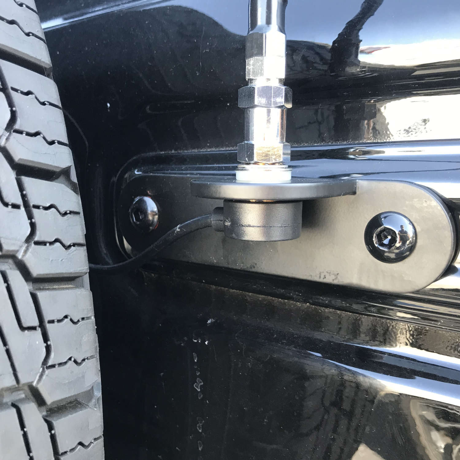ProComm PC31-3203B Jeep Wrangler JL Rear Door Antenna Mount & Cable | 2018 - 2024 Procomm