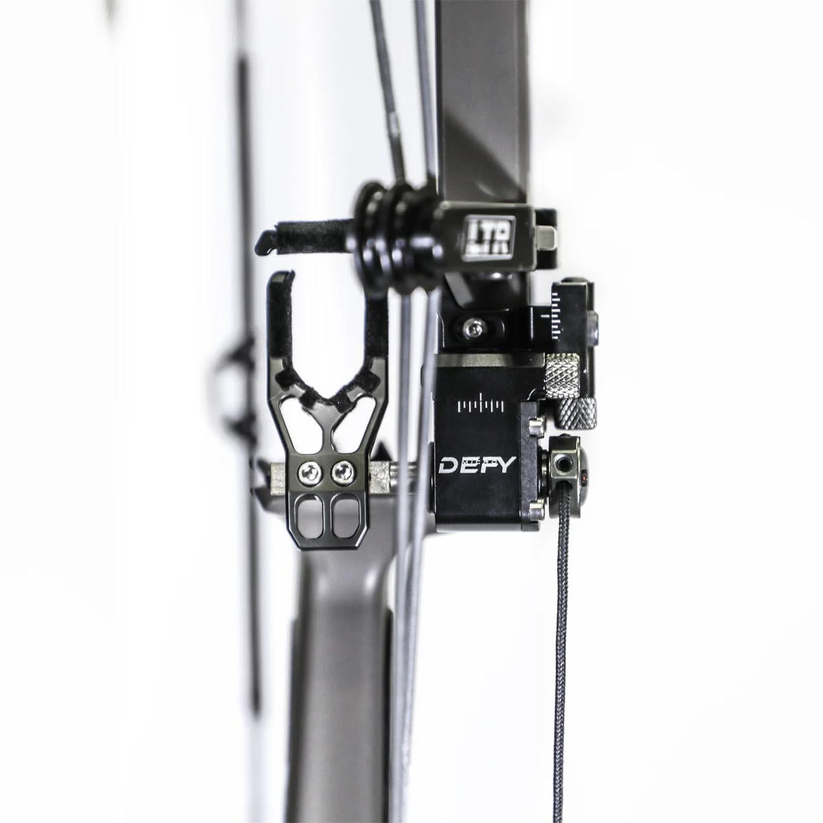 CBE CBEACDMR  Drop-Away Defy Micro Arrow Rest (Right Hand) CBE