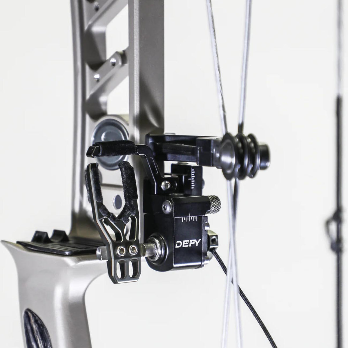 CBE CBEACDMR  Drop-Away Defy Micro Arrow Rest (Right Hand) CBE