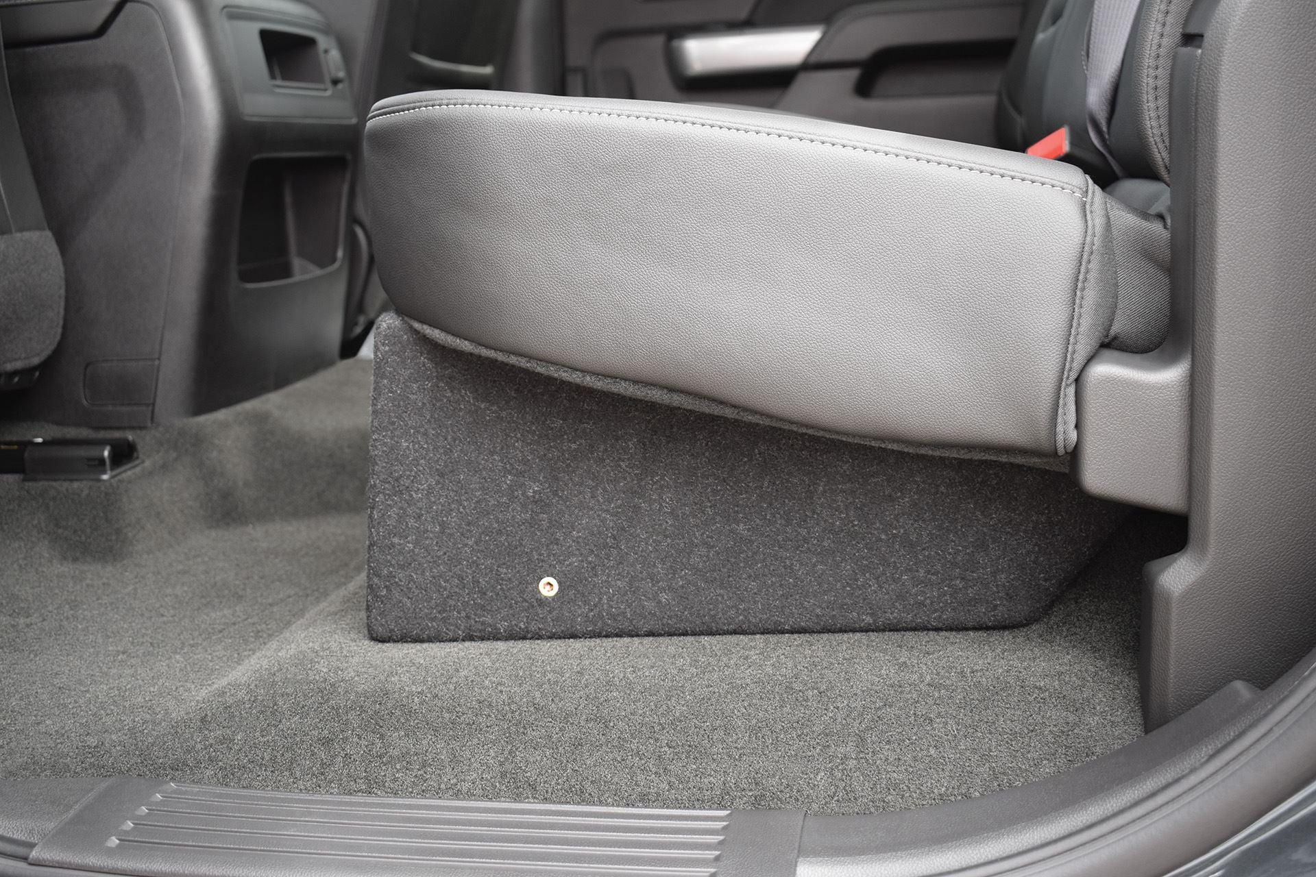 MTX C1500C-07A Chevrolet Silverado / GMC Sierra Crew Cab Amplified 10 inch 250W RMS Vehicle Specific Custom Subwoofer Enclosure (Sold Individually) MTX